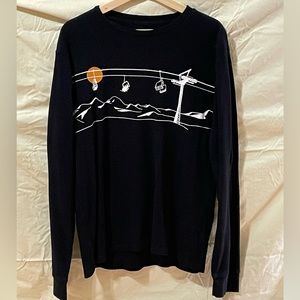 Old Navy lot of 3 long sleeve XL shirts.